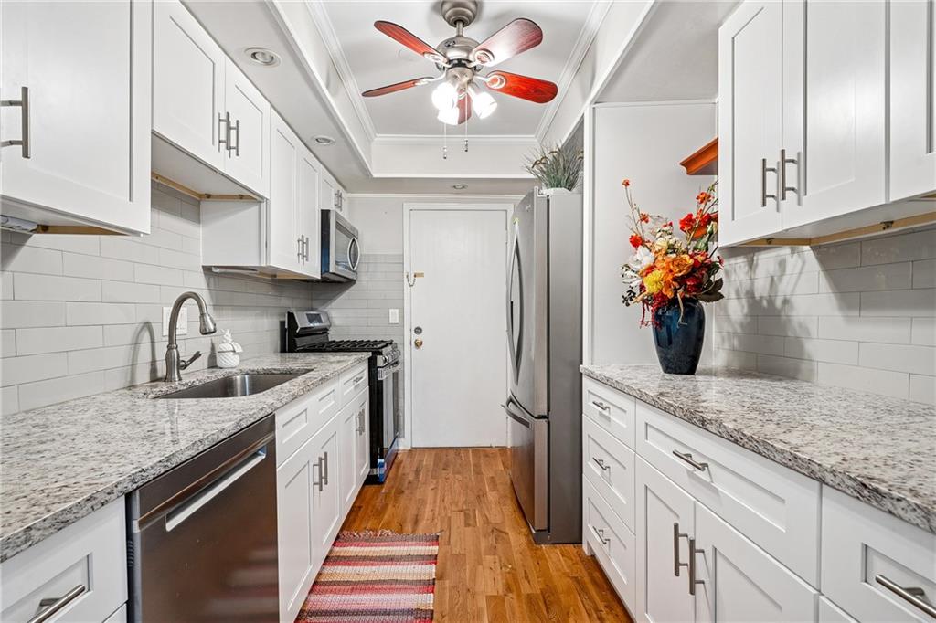6851 Roswell Road F32