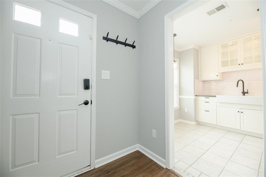 595 HARCOURT SE
