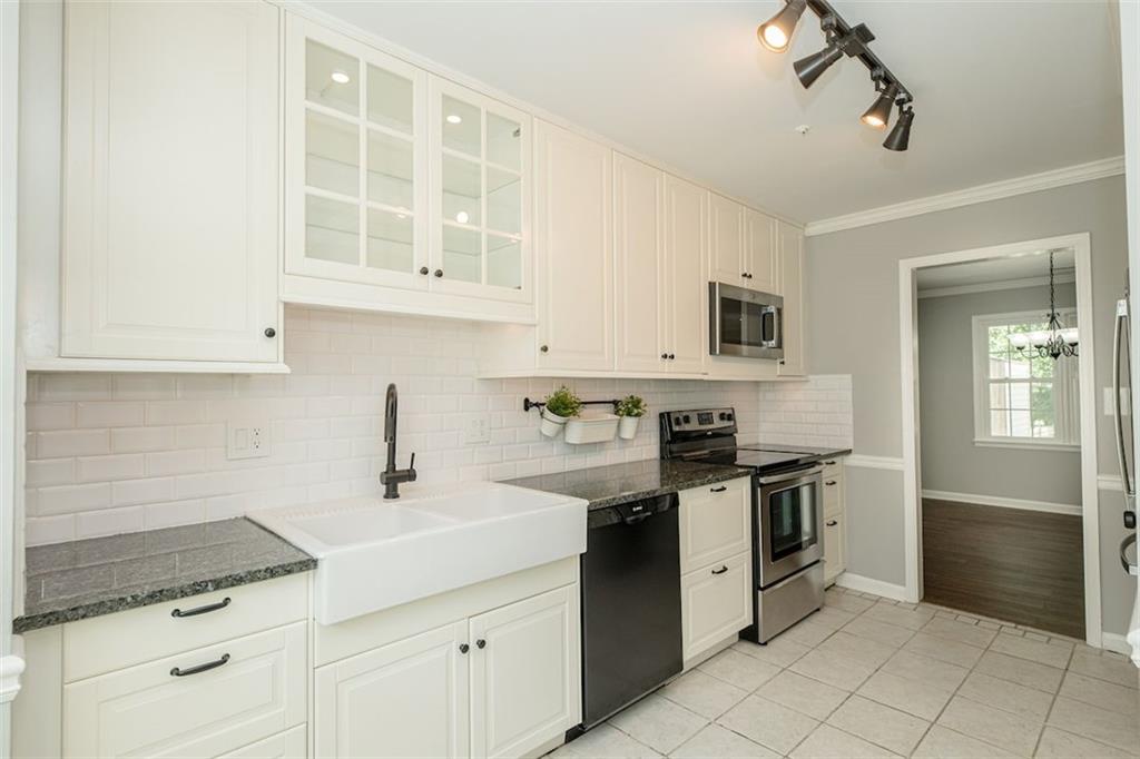 595 HARCOURT SE
