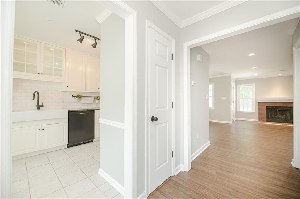 595 HARCOURT SE