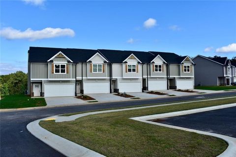 Townhouse For Sale - 6334 Pine Ridge Point<br/> Lula, GA 30554