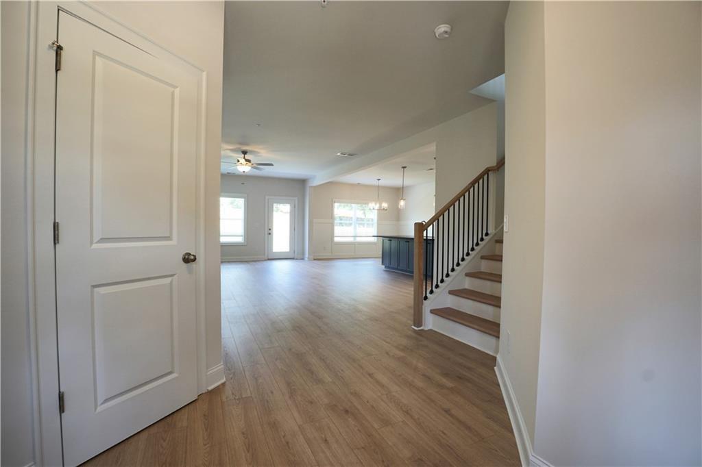 45 Aviation Road SE