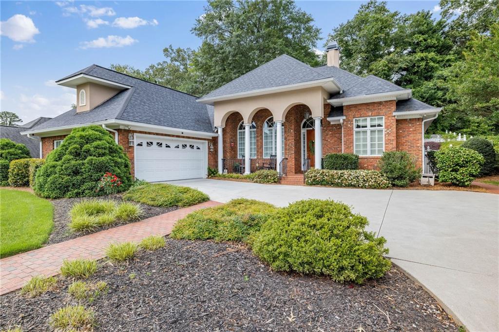 311 Vinings Walk