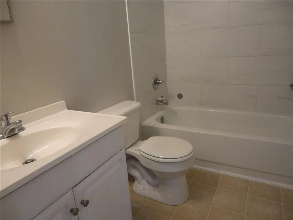 Alpharetta, Georgia 30022, United States, 3 Bedrooms Bedrooms, ,2 BathroomsBathrooms,Residential,Active,46088