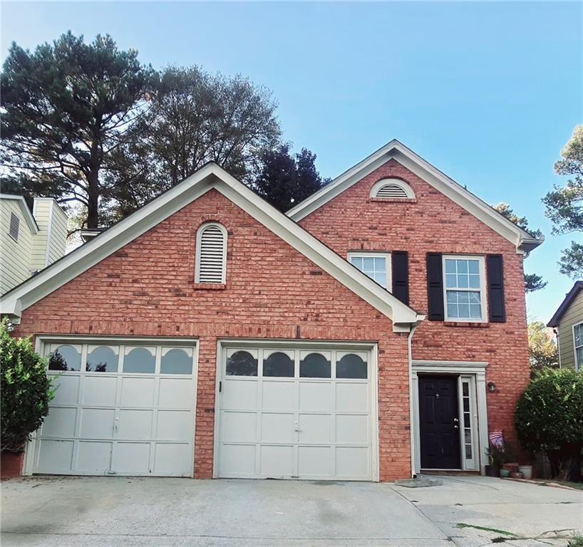 Nice House!!! Spacious Traditional, well-maintained. 3 bed, 2 1/2 bath separate shower and 2 vanities, new HVAC, new Hater Heater, new laminate flooring, Private backyard is fully fenced. Great home for entertaining. Easy access to highways and shopping.