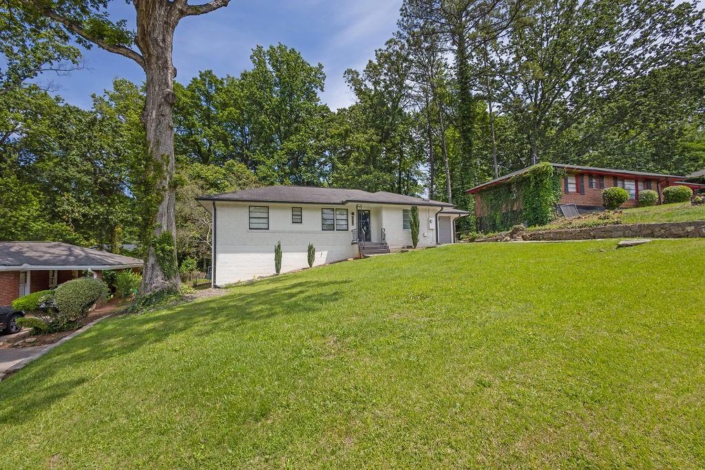2636 Flagstone Drive SE