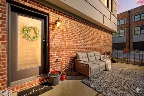 Townhouse For Sale - 609 King Arnold Street<br/> Hapeville, GA 30354