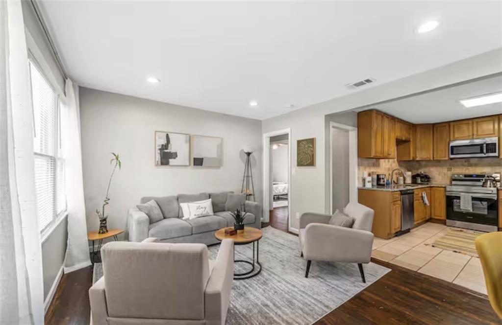 330 Camfield Court SW