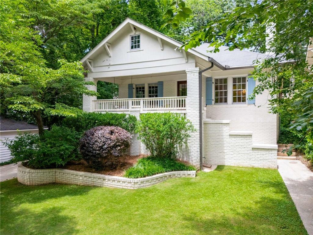 626 Elmwood Drive NE