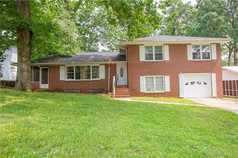 Homes For Sale - 1558 Boulderwoods Drive<br/> Dekalb County, Atlanta, GA 30316