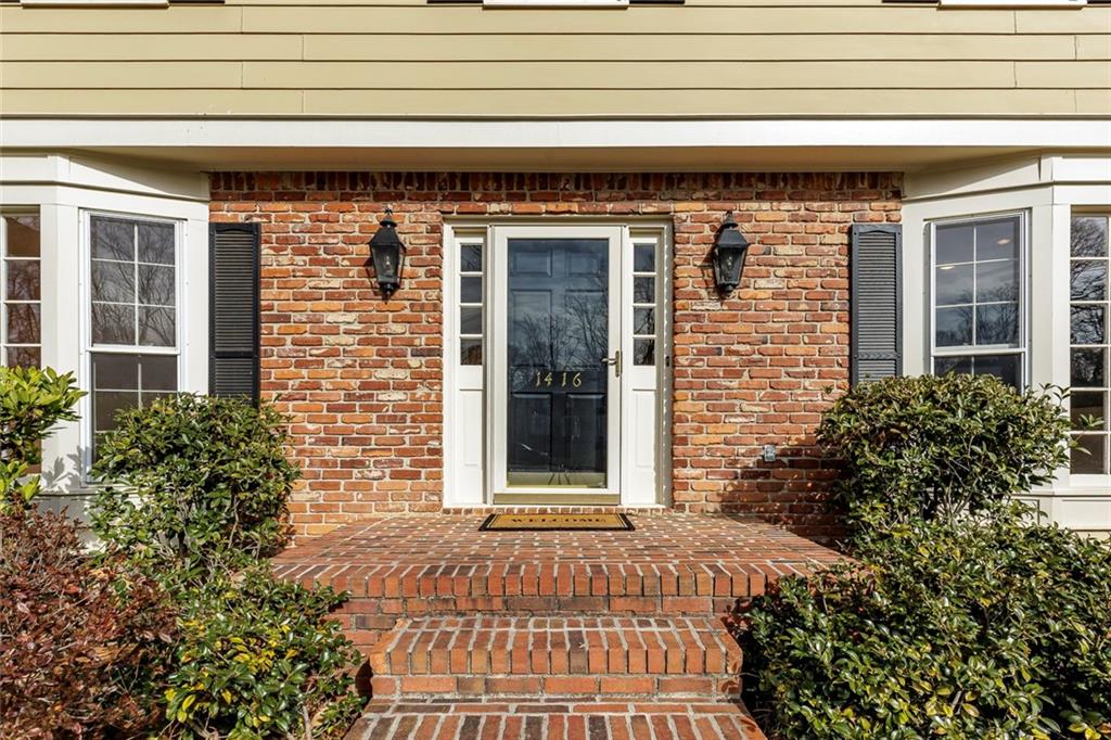 1416 Vernon Ridge Close