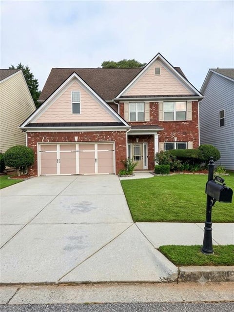 Homes For Sale - 702 Lynnfield Drive<br/> Lawrenceville, GA 30045