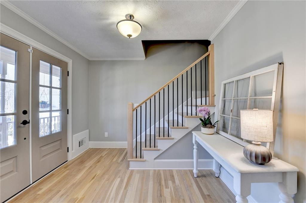 2085 Kings Valley Drive