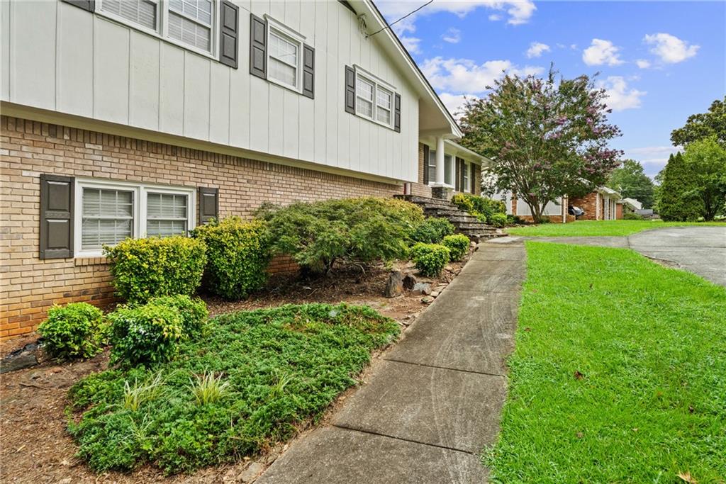 2072 Mcduffie Road