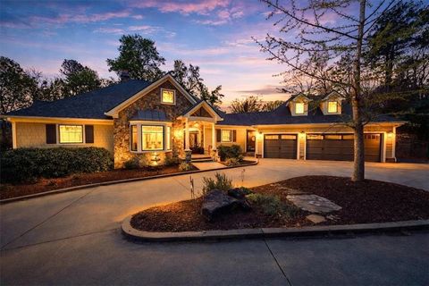 Homes For Sale - 4833 Propes Drive<br/> Oakwood, GA 30566