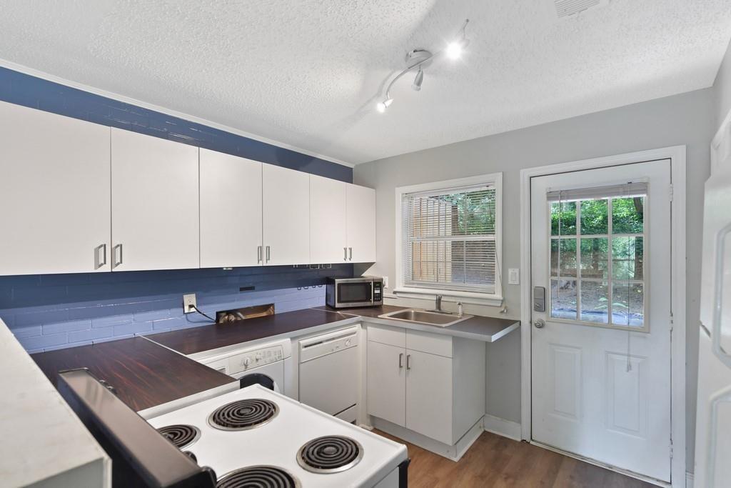 326 Mathews Avenue B