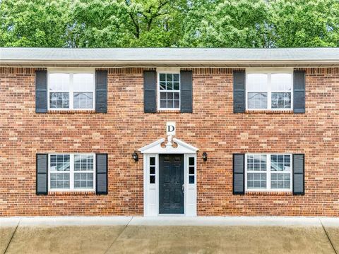 Condo For Sale - 3665 Chestnut Drive #D3<br/> Atlanta, GA 30340
