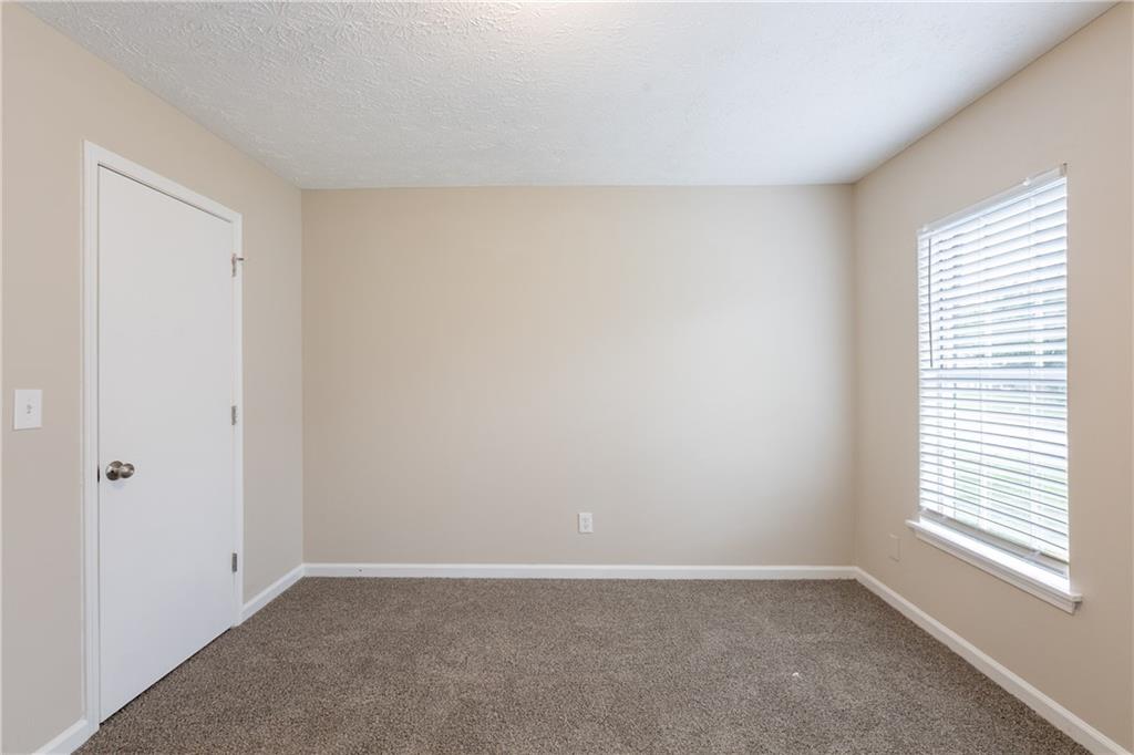 6590 Smoke Ridge Drive, Atlanta, Georgia image 26