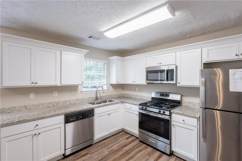 6590 Smoke Ridge Drive, Atlanta, Georgia image 3