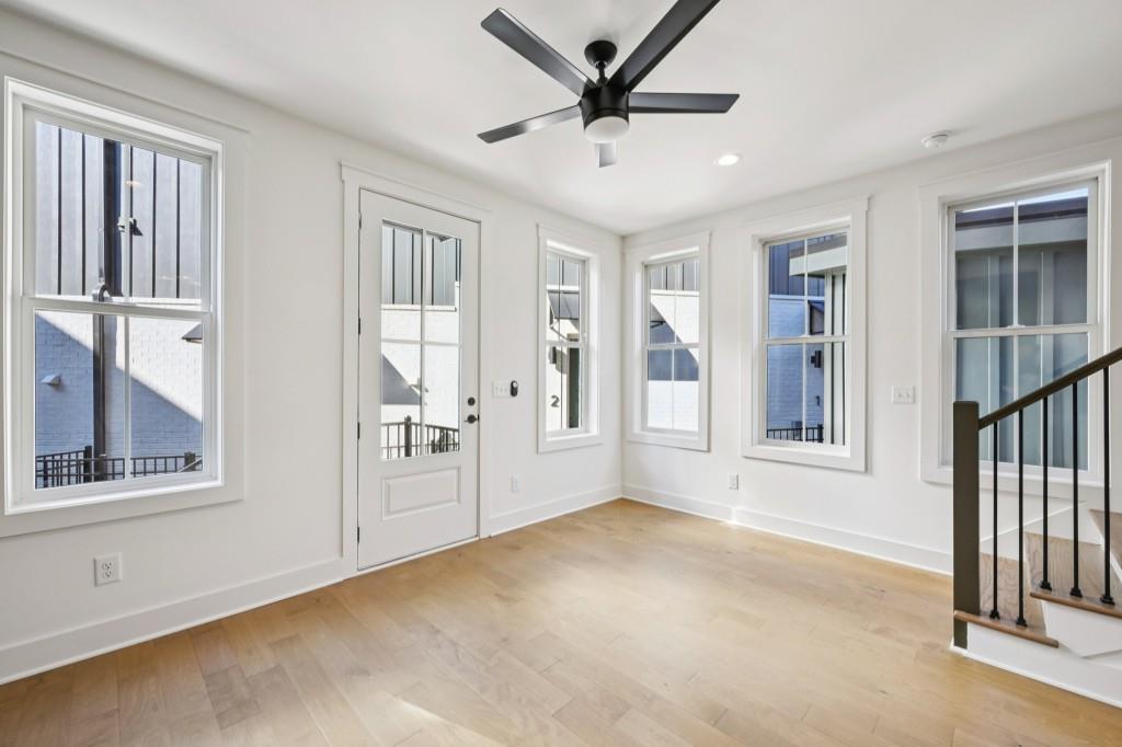 1160 Boulevard SE 11