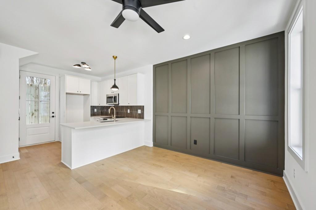 1160 Boulevard SE 11