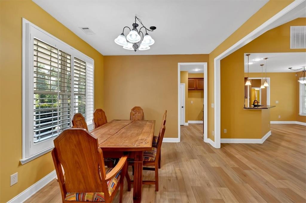 125 Thornwood Drive SW