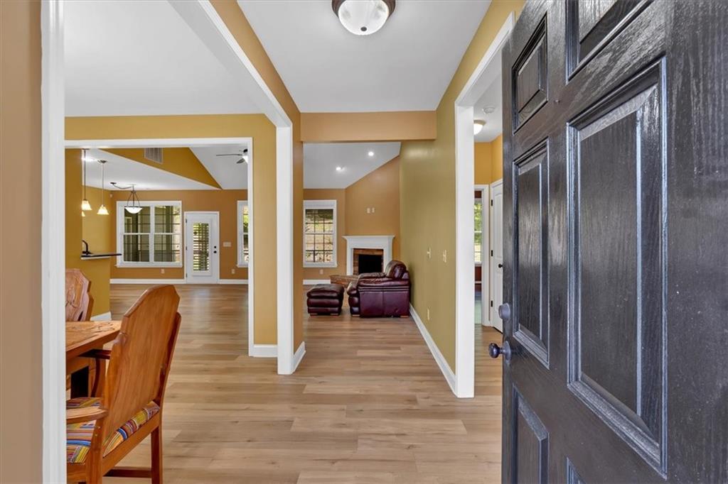 125 Thornwood Drive SW