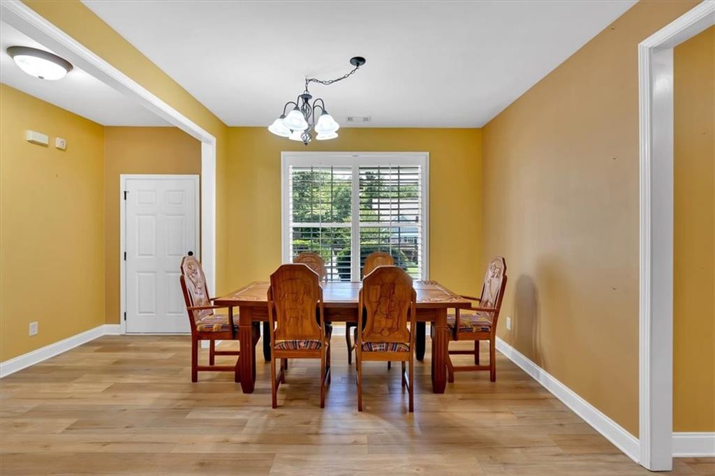 125 Thornwood Drive SW