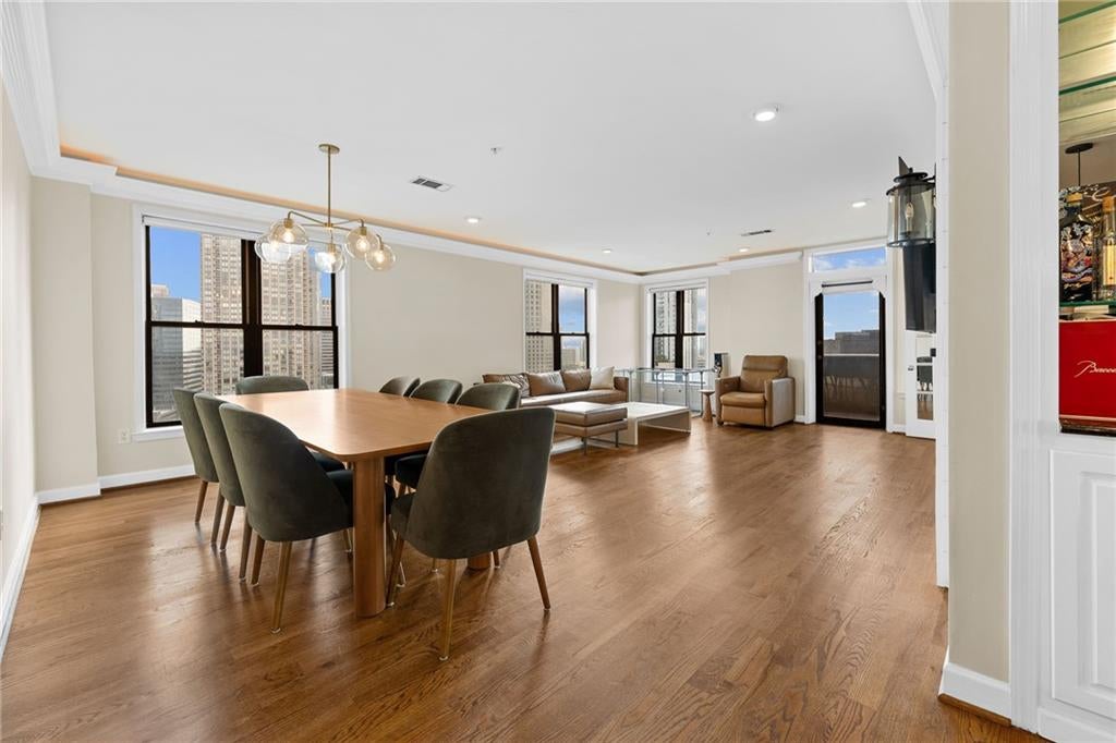 3334 Peachtree Road NE 1412