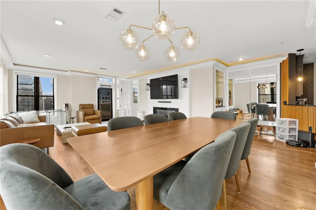 3334 Peachtree Road NE 1412