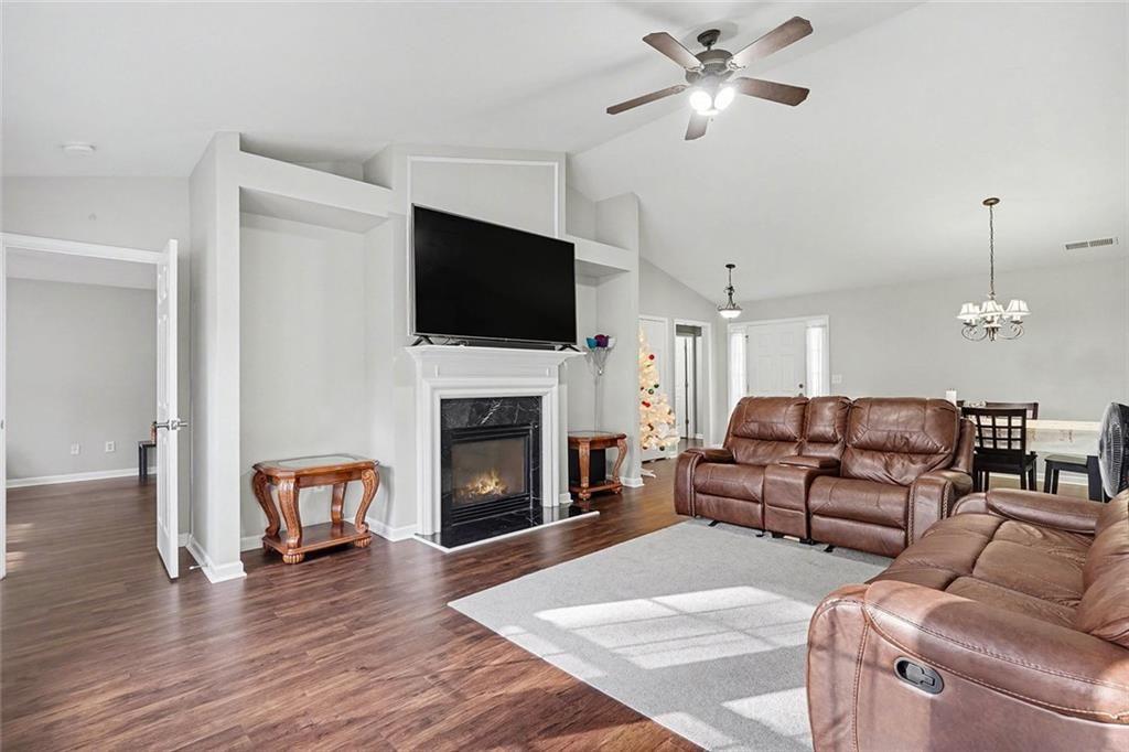 2416 Centennial Hill Way NW