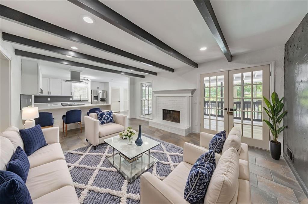 1552 Hillhaven Drive