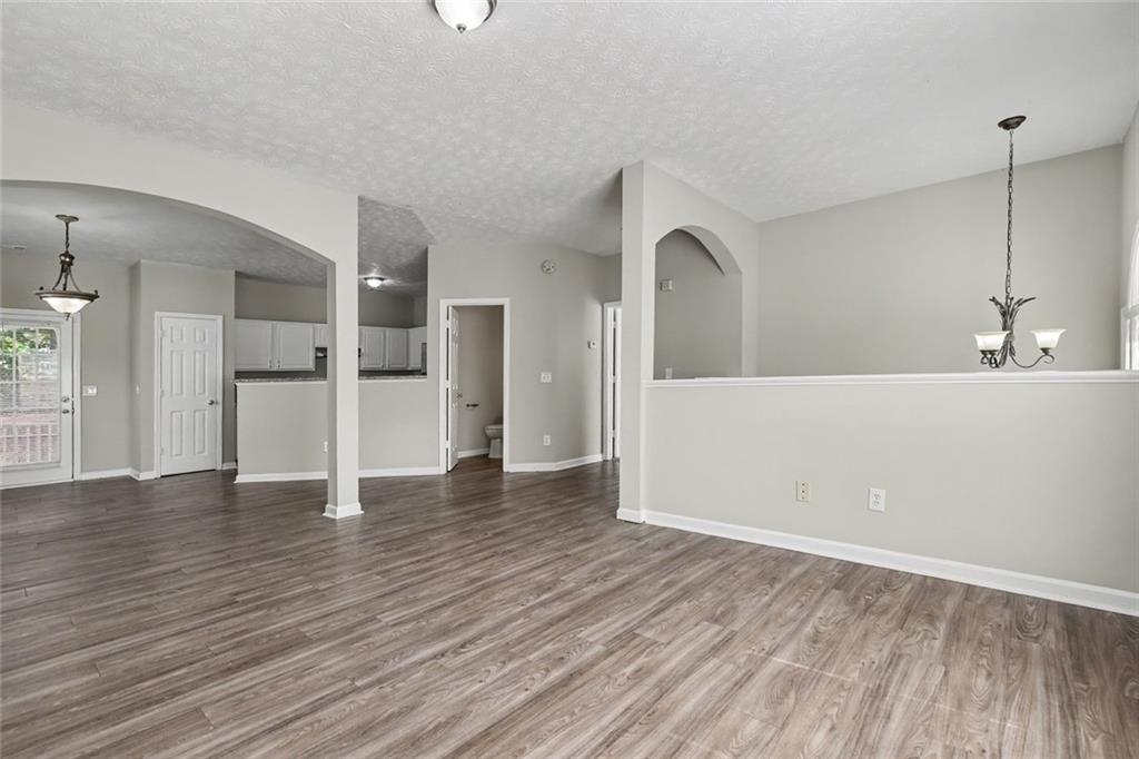 4102 Robin Circle