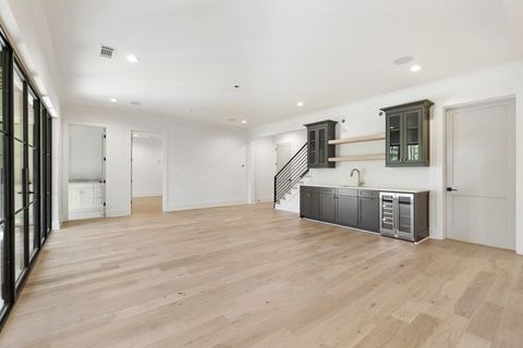 listing image 50