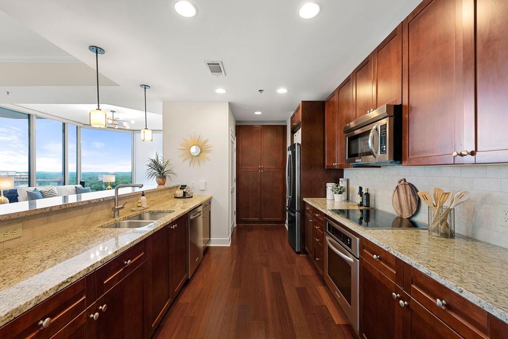 2795 Peachtree Road NE 1602