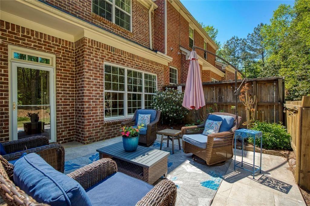 1404 Lexington DR