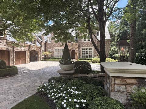 Homes For Sale - 675 W Paces Ferry, #4 Road<br/> Fulton County, Atlanta, GA 30327