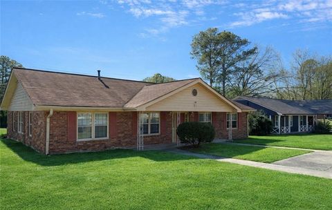 Photo of 846 Wilson Circle SW, Marietta, GA 30064 (MLS # 7744858)