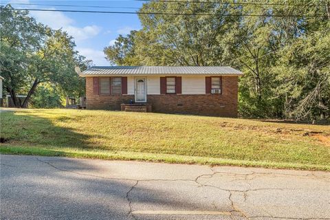 858 Clairmont Avenue Comer GA 30629