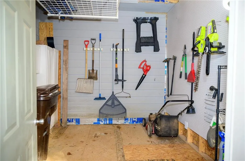 Powder Springs, Georgia 30127, United States, 4 Bedrooms Bedrooms, ,3 BathroomsBathrooms,Residential,Pending,15475