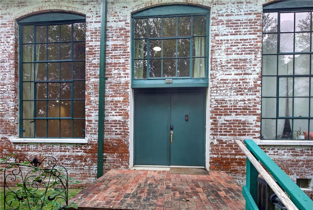 10 James Street 2C