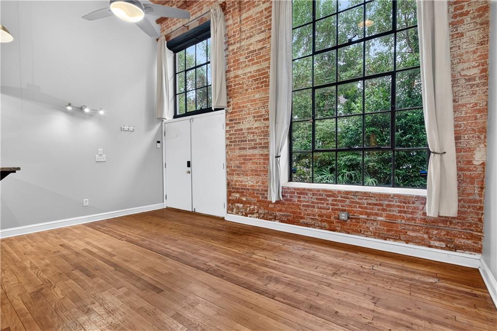 10 James Street 2C