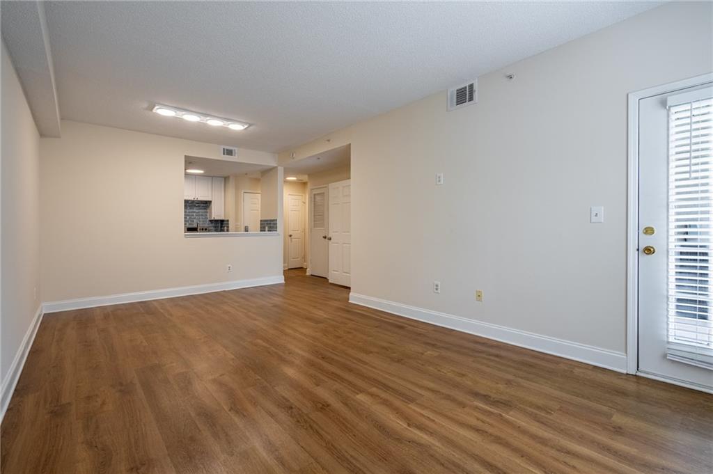 1074 Peachtree Walk #B404, Atlanta, Georgia image 9