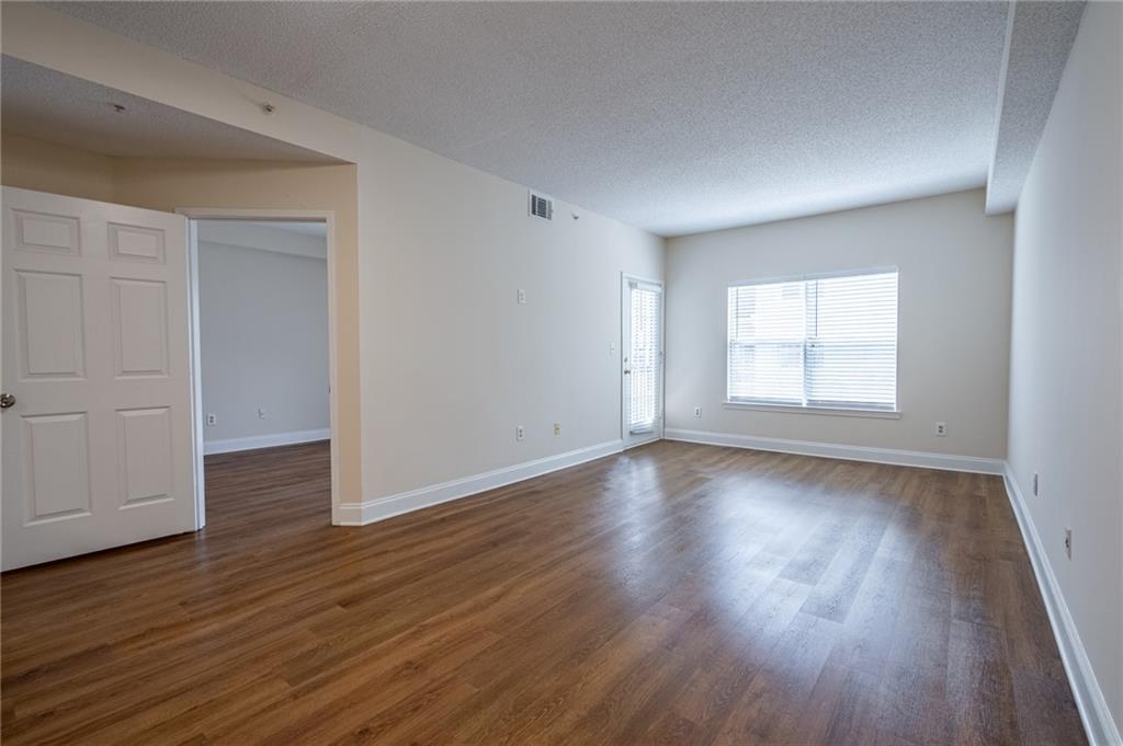 1074 Peachtree Walk #B404, Atlanta, Georgia image 8