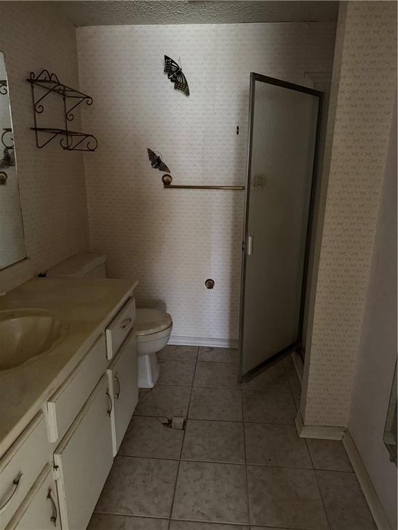 809 CAMELOT Drive