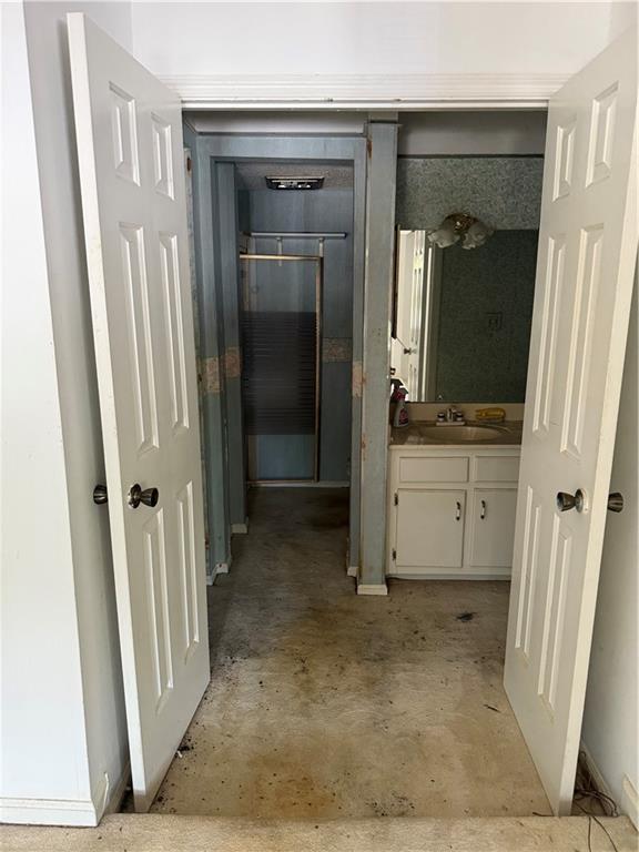 809 CAMELOT Drive