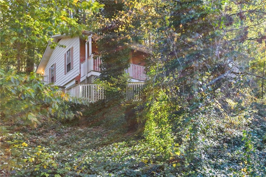 253 Lamplighter Lane SE