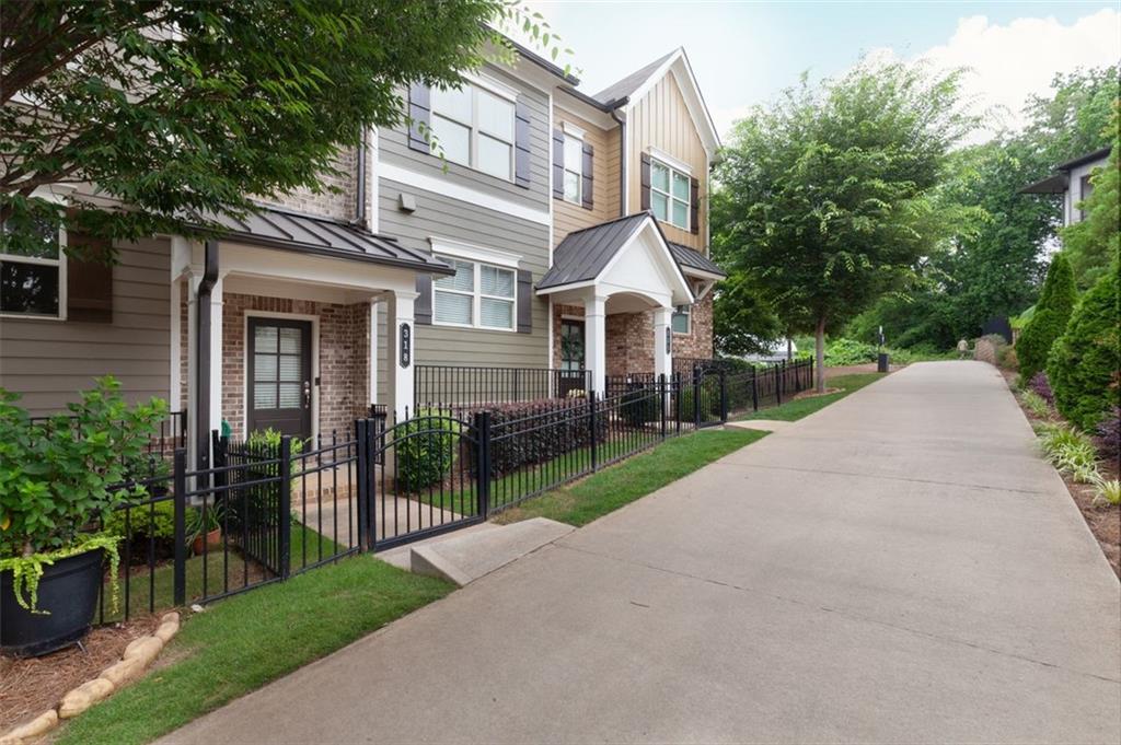 318 LANTANA Lane