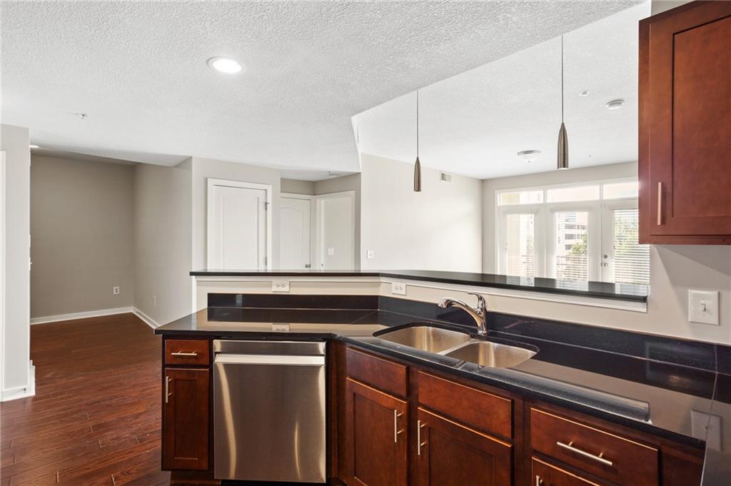390 17th Street NW 4063