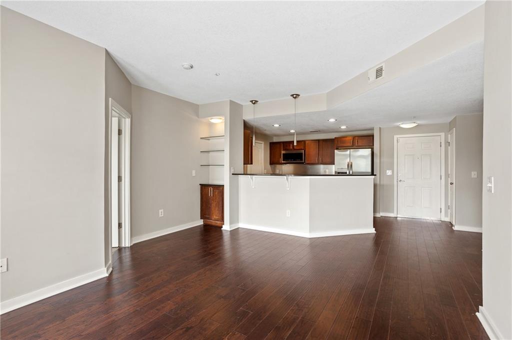 390 17th Street NW 4063